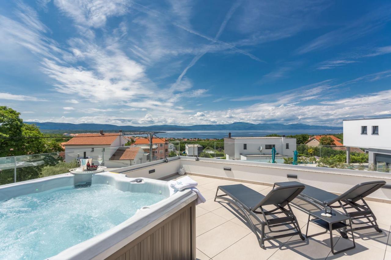 Deluxe Villa With Swimming Pool, Whirlpool On The Roof Terrace With A Beautiful Sea View - By Traveler Tourist Agency Krk Id 2169 II Sveti Vid-Miholjice Exteriör bild